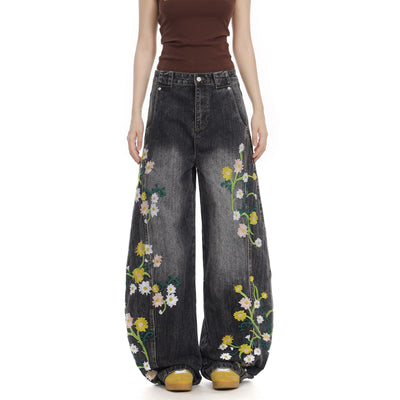 Jeans Curve con Bordado Floral y Botánico - Image 10