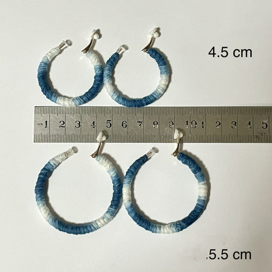 Aretes Circulares de Hilo Teñido con Índigo y Tintes Naturales - Image 3