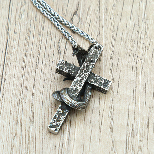 Collar Vintage Cobra Tridimensional con Crucifijo para Hombre