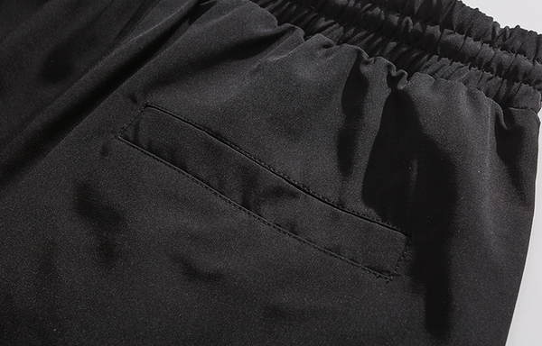 Pantalones Cortos Tipo Overol para Hombre con Detalles Reflectantes y Colores Vibrantes