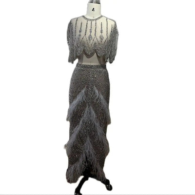 Vestido de Noche Elegante Slim Fit con Chal Pluma Plateado para Anfitriona - Image 5