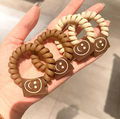 Elástico para Cabello Color Té con Leche Mate con Carita Sonriente - Image 16