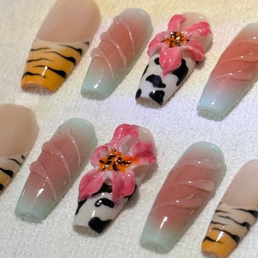 Arte de Uñas Lirio con Patrón Cebra Tallado a Mano - Image 17
