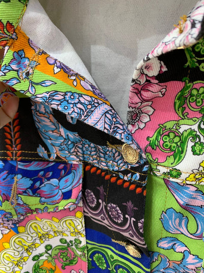 Chaqueta Denim Cardigan con Estampado de Colores y Solapa - Image 9