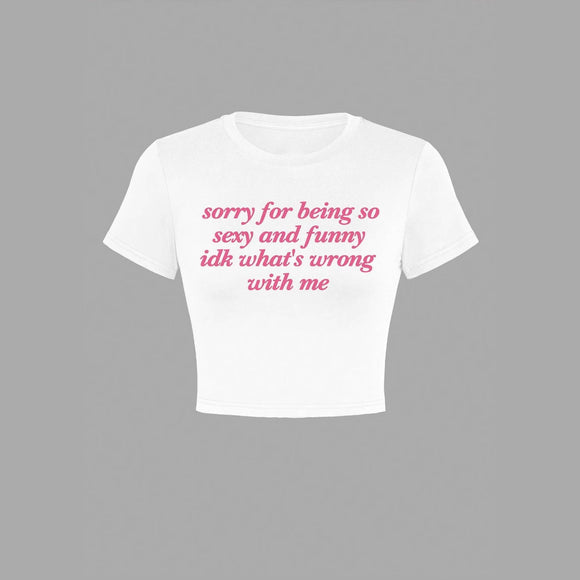 Top Ajustado Street Vibe con Estampado de Letras Inglesas Corto