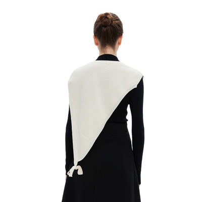 Poncho Tejido Triangular de Manga Corta - Diseño Moderno y Versátil - Image 3