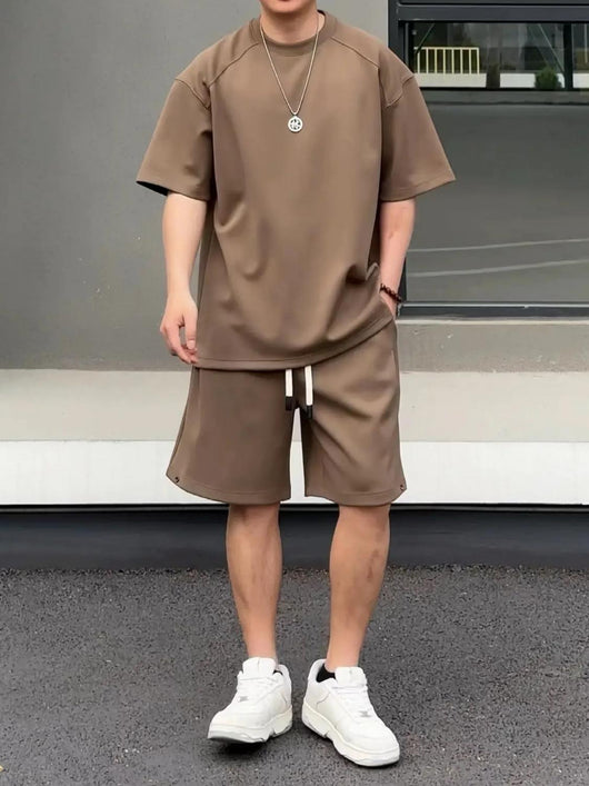 Khaki men's short-sleeved t-shirt and matching shorts set, featuring a loose fit and white drawstring. - Image 17