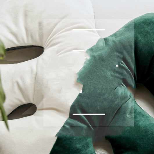 Almohada Lumbar Monstera Blanca - Cojín Decorativo para Sofá y Cama - Image 3