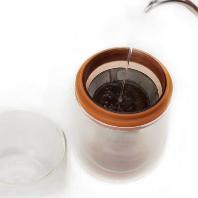 Taza de Viaje de Vidrio con Filtro Colgante para Café Artesanal - Image 9
