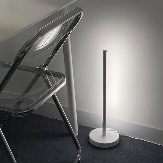 Lámpara de Mesa LED Nórdica Minimalista para Dormitorio y Sala de Estar - Image 2