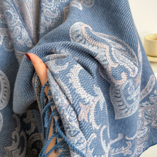 Chal Cardigan Mujer con Flecos Jacquard Cashew - Image 4
