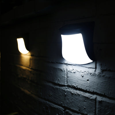 Set de 4 Lámparas Solares para Muro y Cerca - Iluminación Exterior Impermeable - Image 2