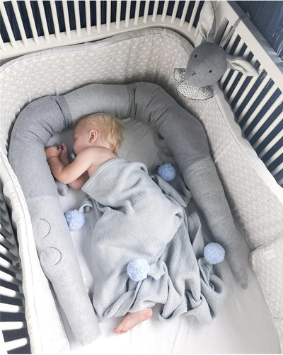 Almohada Larga Protectora para Cuna - Bumper Cojín Peluche Suave para Bebés - Image 9
