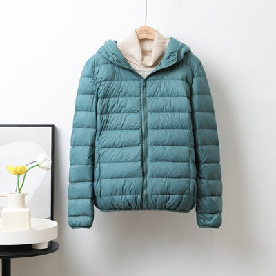 Chaqueta Corta Acolchada de Plumón para Mujer con Capucha y Cuello Alto - Image 10