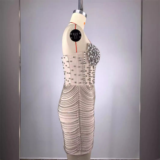 Vestido Mini Ajustado con Hombros Descubiertos y Detalles de Diamantes - Image 3