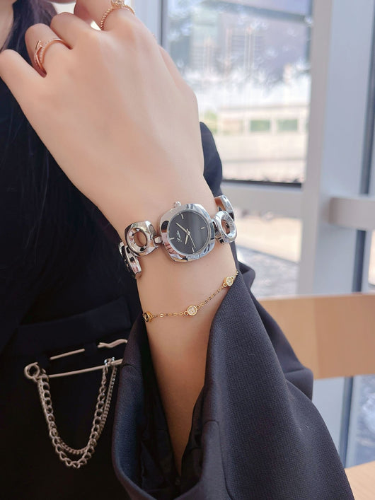 Reloj Pulsera Dorado Calado Moderno para Mujer - Image 10