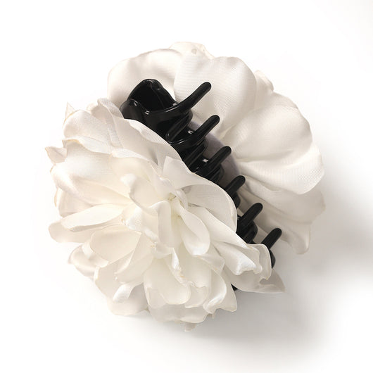 Pinza Camellia Satinada Minimalista Grande - Image 8