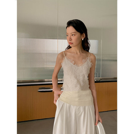 Blusa Tejida con Tirantes Finos de Encaje y Escote V