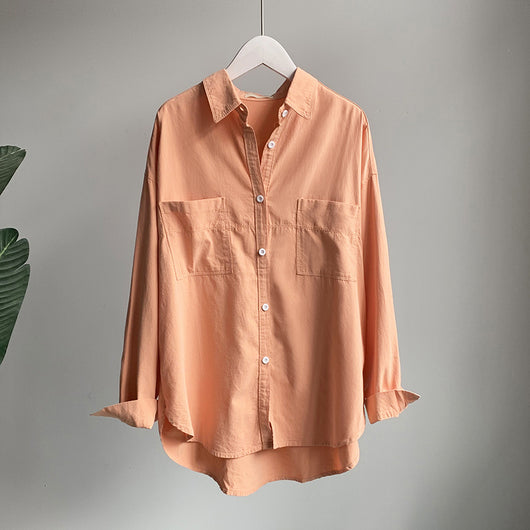 Camisa Suelta de Dos Bolsillos en Color Sólido - Image 2