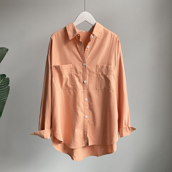 Camisa Suelta de Dos Bolsillos en Color Sólido