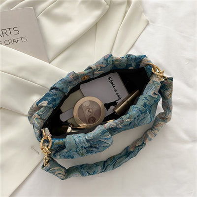 Bolso Bandolera Nube con Pintura de Flores Azules - Image 7
