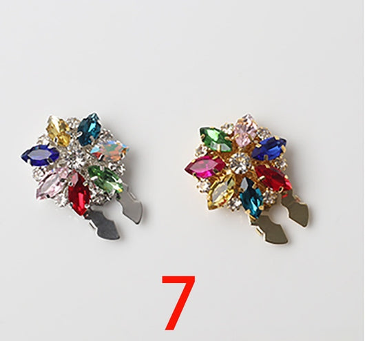 Broche Decorativo Ojo de Caballo con Cristales y Diamantes - Image 8