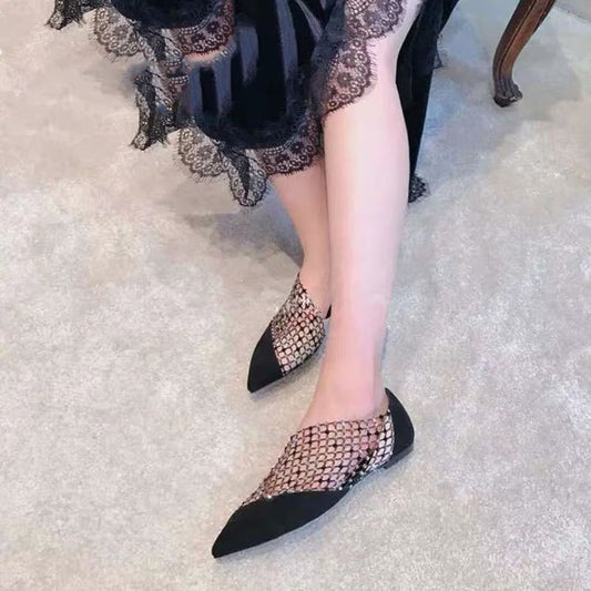 Zapatos Planos Elegantes con Punta Afilada y Detalles Brillantes