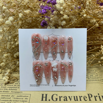 Uñas de Fotopolímero Almendra con Diamantes Completos y Diseño Camelia - Image 8