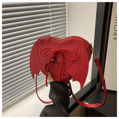 Bolso Bandolera con Diseño de Alas de Murciélago y Corazón - Image 34