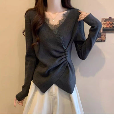 Blusa Manga Larga con Encaje Irregular y Escote en V - Image 11