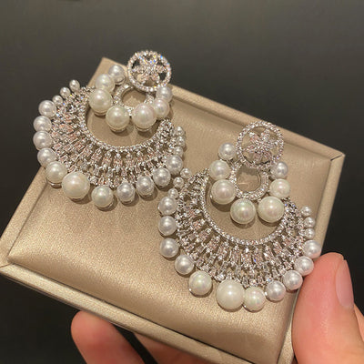 Aretes de Aro Grande con Perlas en Cobre para Mujer - Image 3