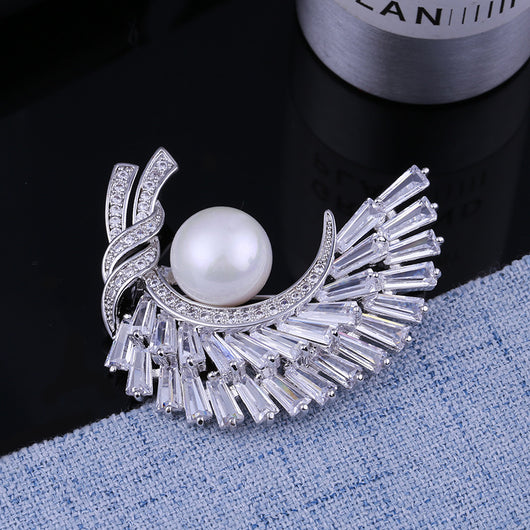 Broche de Oro Laminado con Circonita Blanca y Acabado Antirreflejo - Image 5