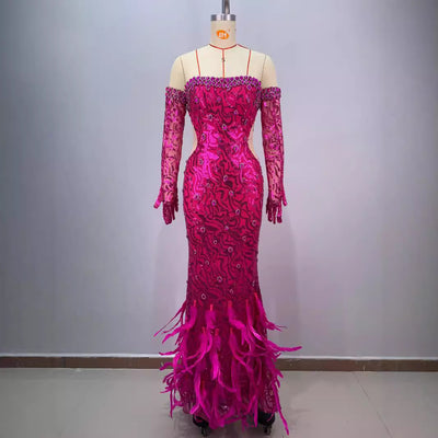Vestido de Fiesta Sirena Ajustado con Plumas y Cola Voluminosa - Image 2