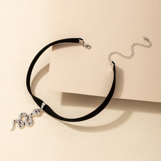 Collar Gótico de Terciopelo Witchy - Gargantilla Grunge Oscura para Regalo - Image 8