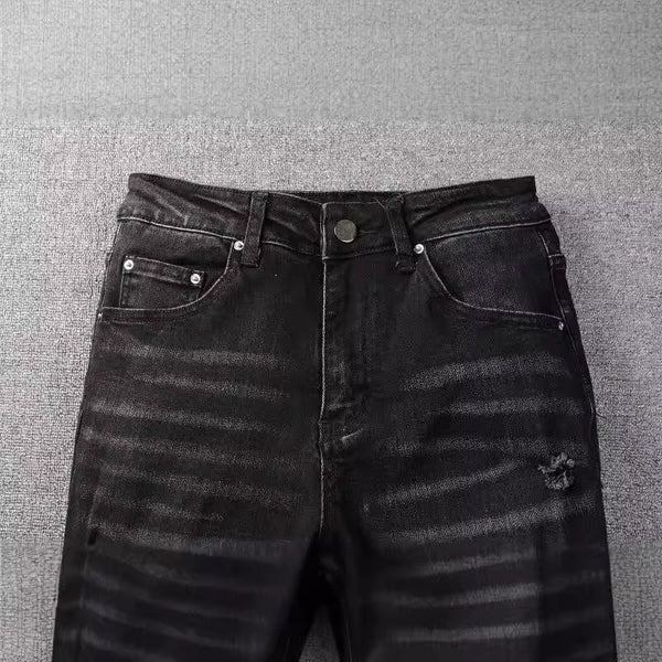 Jeans Negros para Hombre con Detalles en Color Deslumbrante