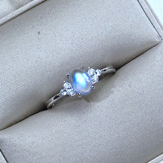 Anillo de Piedra de Luna Azul Natural Engarzada - Calidad Cristal - Image 9