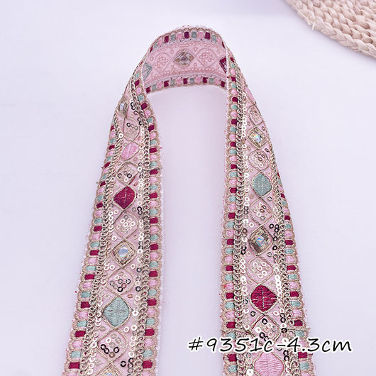 Prendas Étnicas con Encaje Bordado Decorativo - Image 10