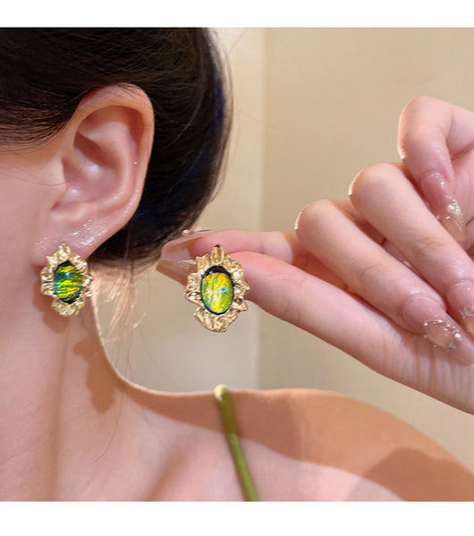 Aretes Metálicos Plisados Irregulares Verde Retro - Image 12