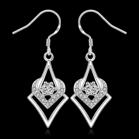Aretes Geométricos de Plata con Zirconia Cúbica en Forma de Corazón y Estrella