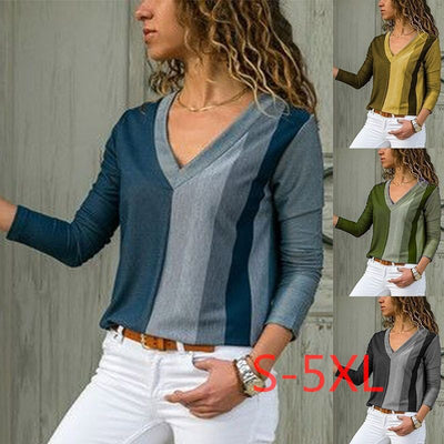 Playera de Cuello V a Rayas con Estampado y Mangas Largas