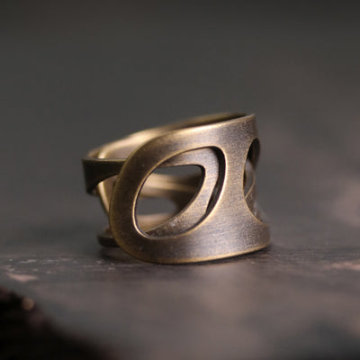 Anillo Hueco de Diseño Artesanal - Joyería Unisex Elegante - Image 11