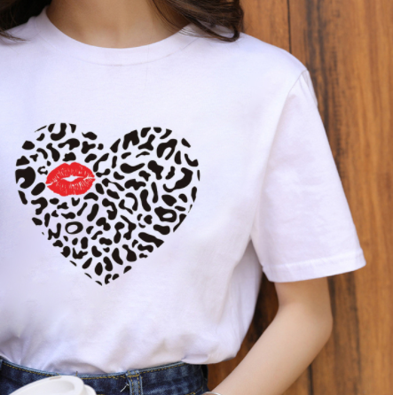 Blusa Estampada con Leopardo y Labios - Estilo Western Casual para Mujer - Image 42