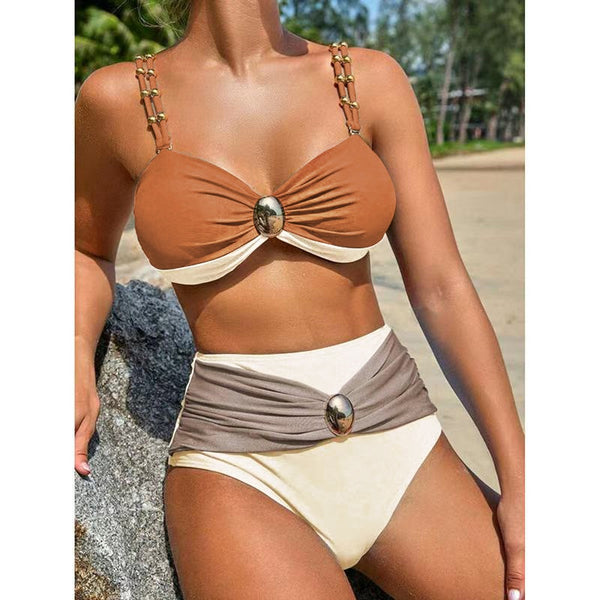 Traje de Baño Dividido Dorado con Cintura Alta y Detalles a Juego