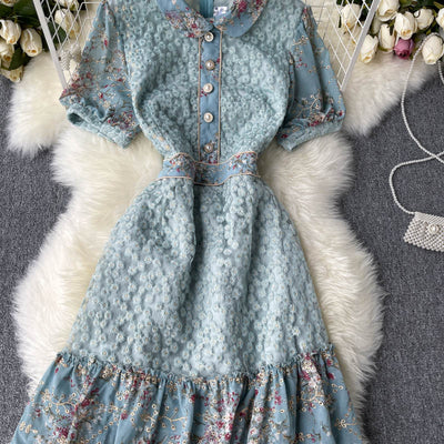 Vestido Corto Elegante con Mangas Abullonadas y Bordado Artesanal - Image 9