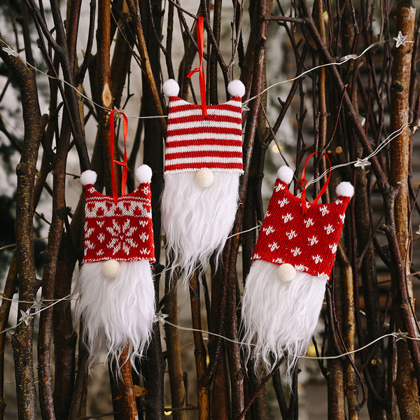 Adorno Navideño Gorro Doble Bola con Base de Madera - Decoración Festiva Elegante