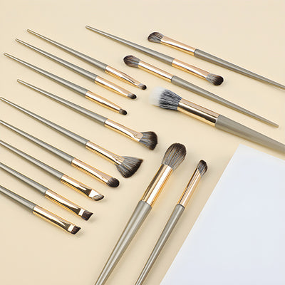 Set de 15 Brochas de Maquillaje Profesional con Flores Estampadas - Image 3