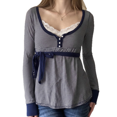 Blusa Rayada de Cintura Alta con Detalle de Encaje y Manga Larga Versátil - Image 5