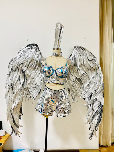 Conjunto Falda y Chaleco Plata Plumas - Image 7