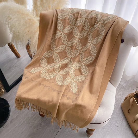 Chal Bordado con Flecos y Patrón Jacquard Geométrico para Mujer - Image 7