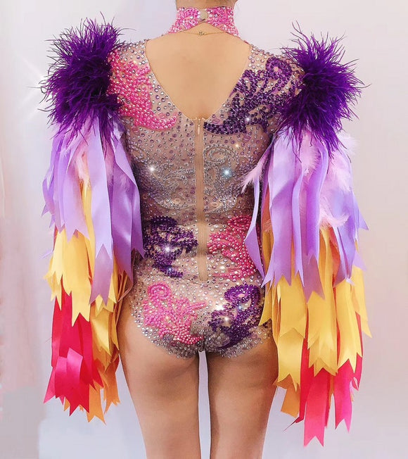 Traje de Presentación para Mujer con Diamantes y Cinta de Peluche